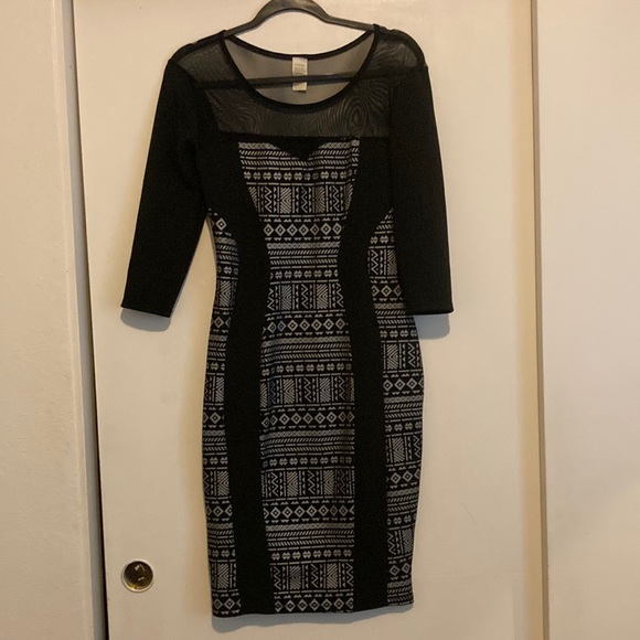 Dress - Picture 1 of 9